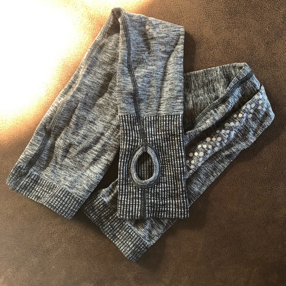 Lululemon Arm Warmers With Thumb Hole